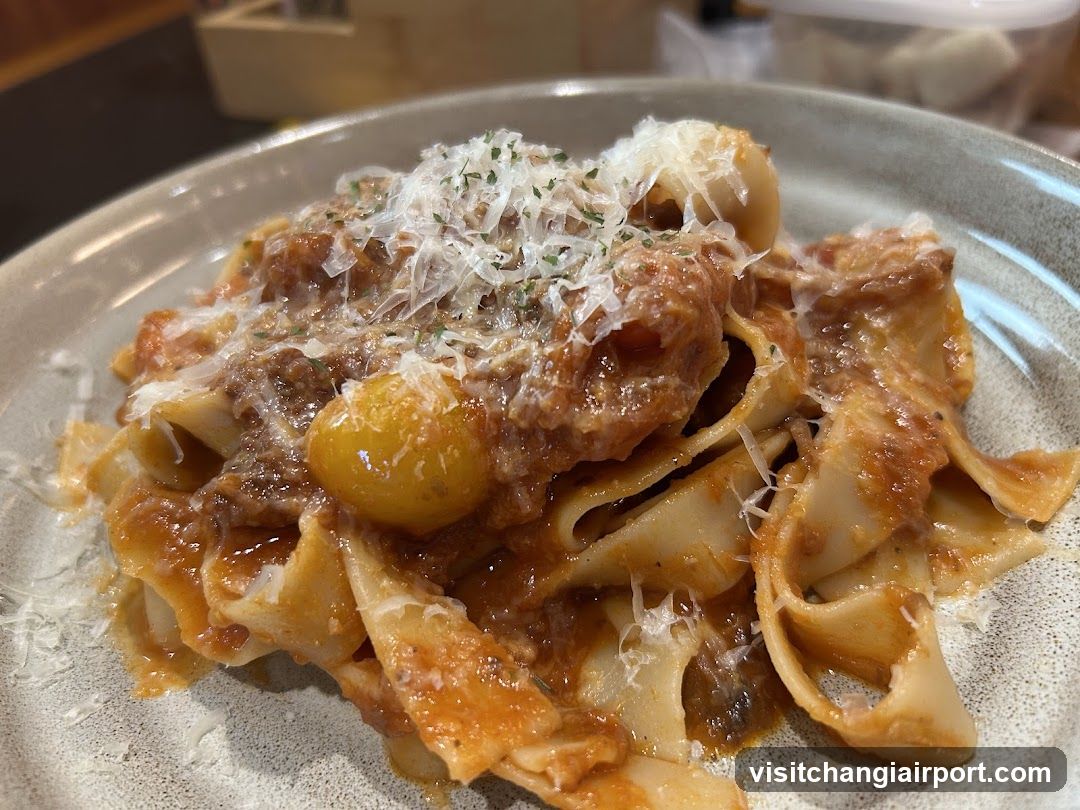 Pasta with Meat Sauce and Cheese