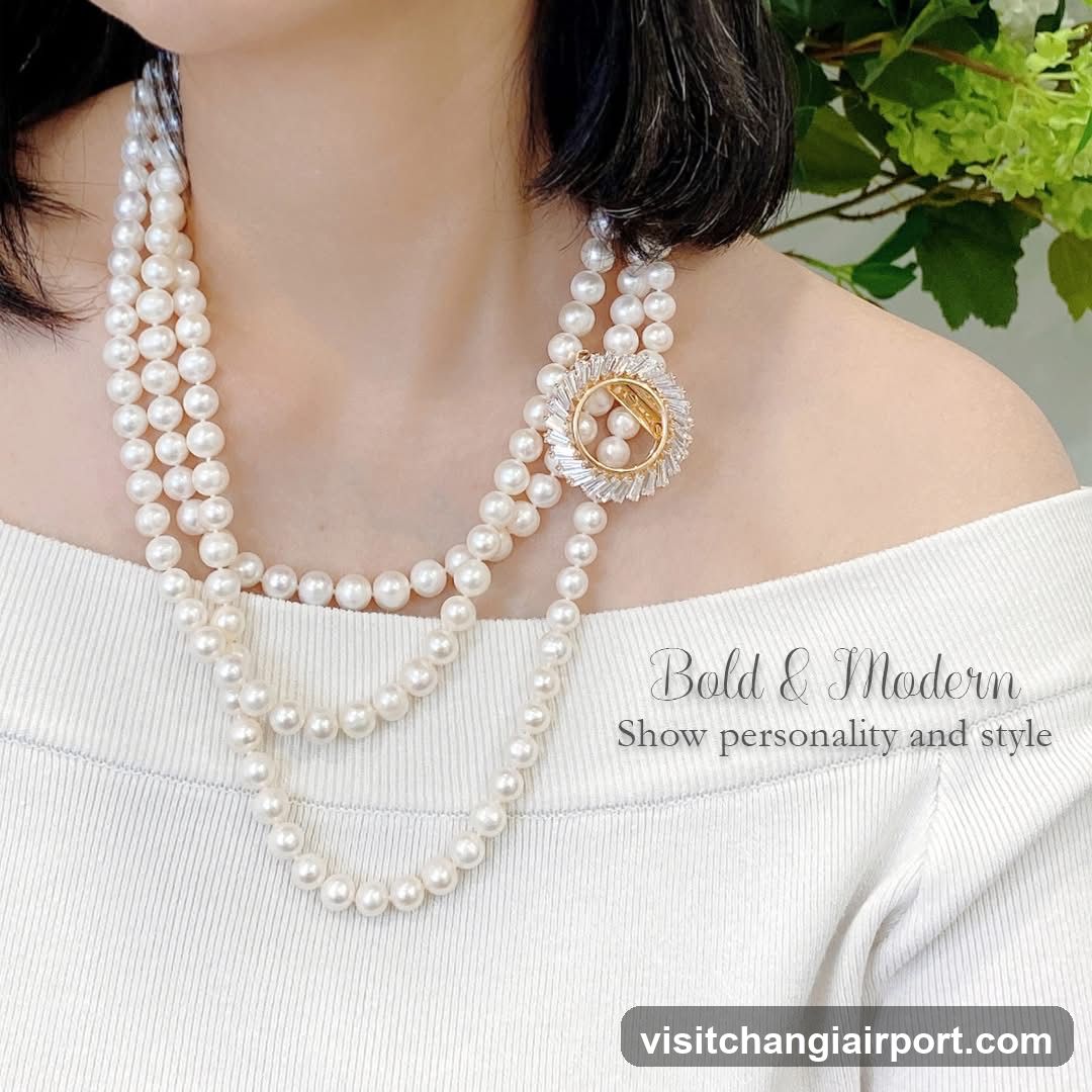 Bold & Modern Pearl Necklace