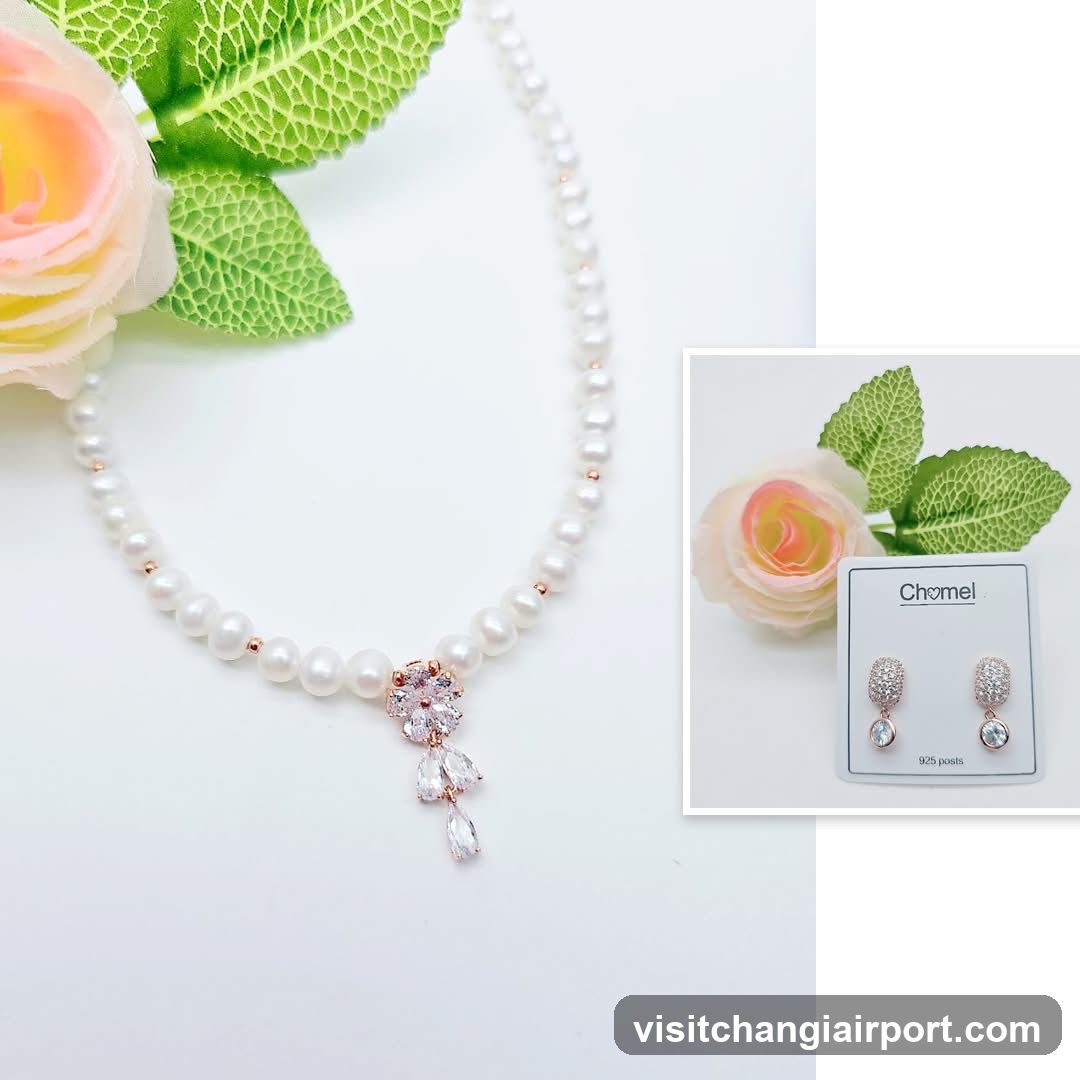 Pearl Jewelry Set with Chomel Branding