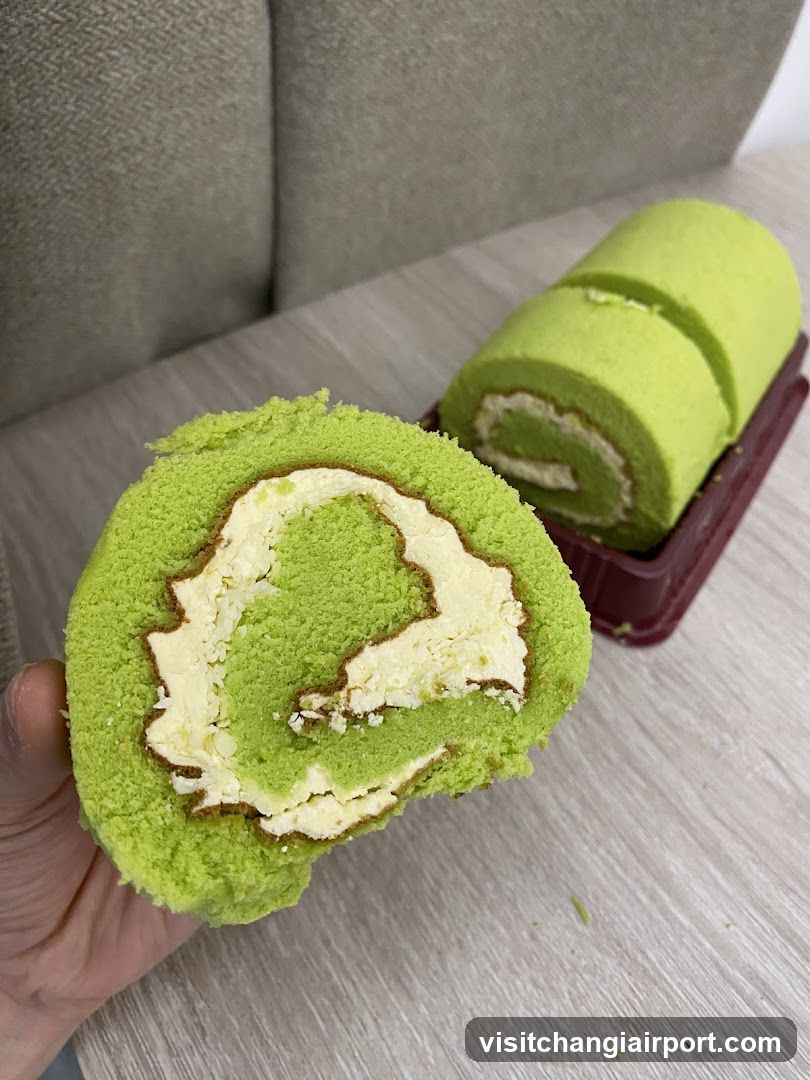 Green Matcha Roll Cake
