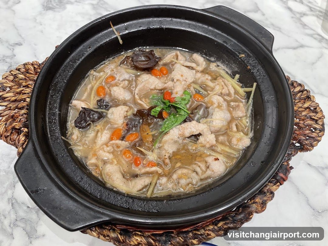Sautéed Pork with Vegetables in Clay Pot