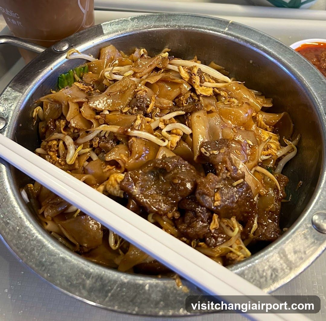 Noodle Dish with Meat and Bean Sprouts