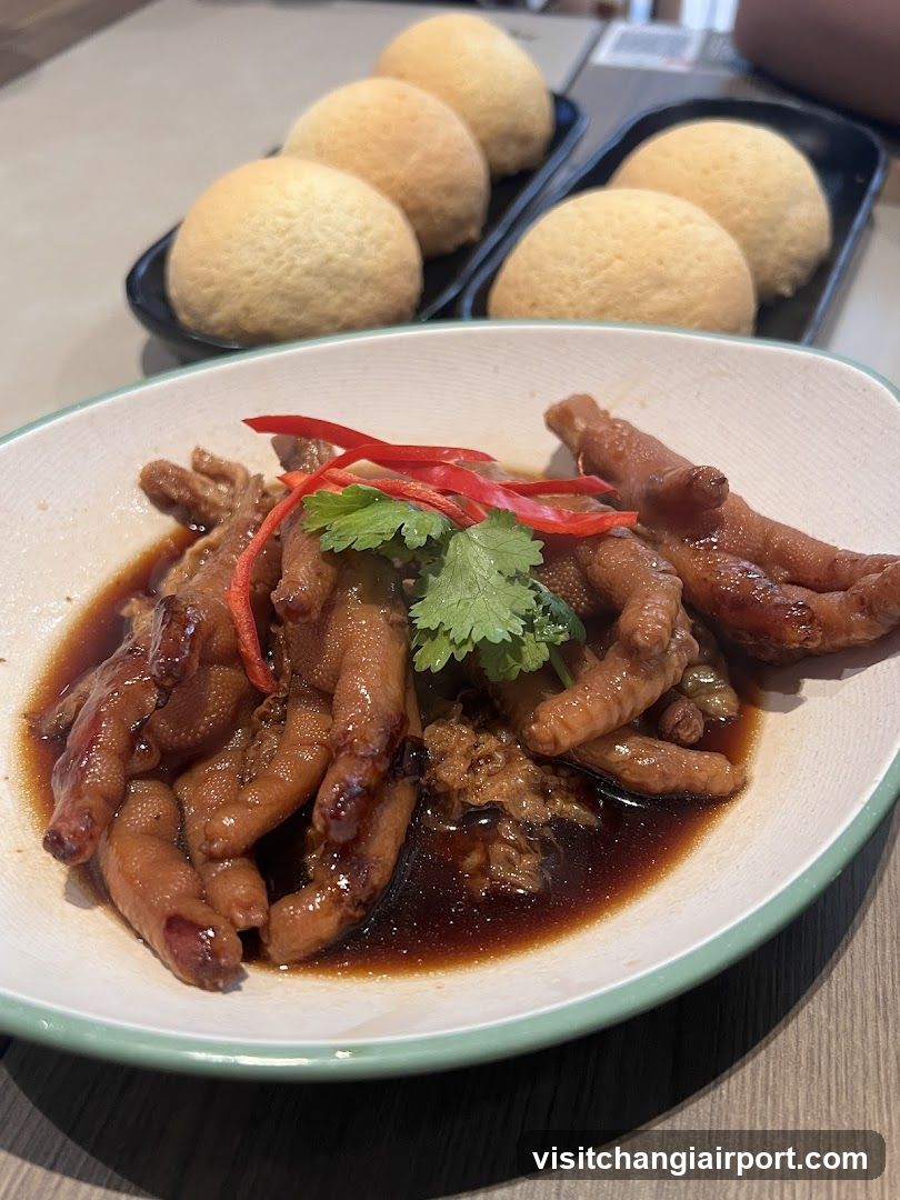 Crispy Chicken Feet with Buns