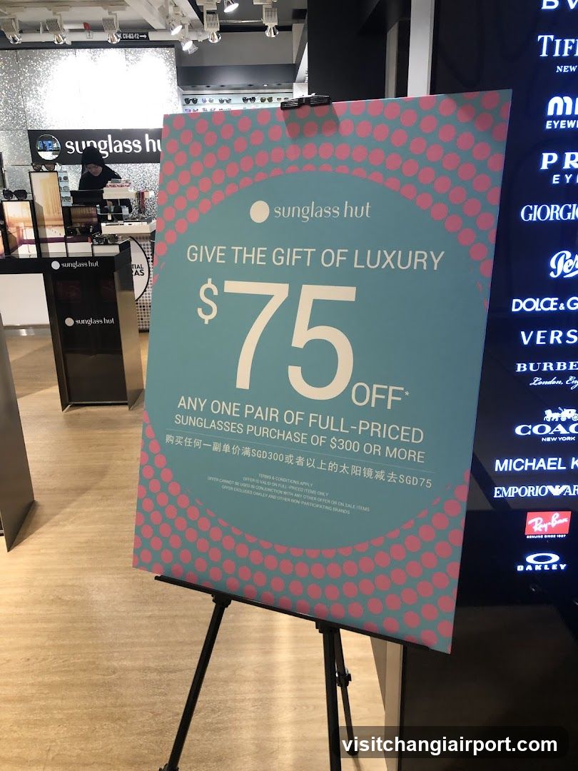 Sunglass Hut Sale Sign