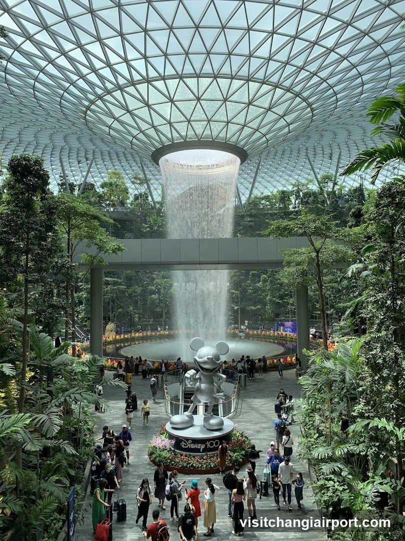 Sightseeing at Jewel Changi Airport