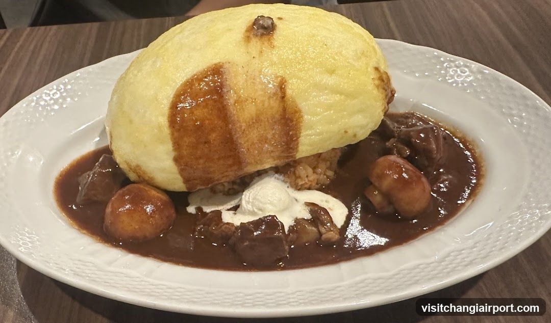 Omelette Rice with Beef and Mushrooms