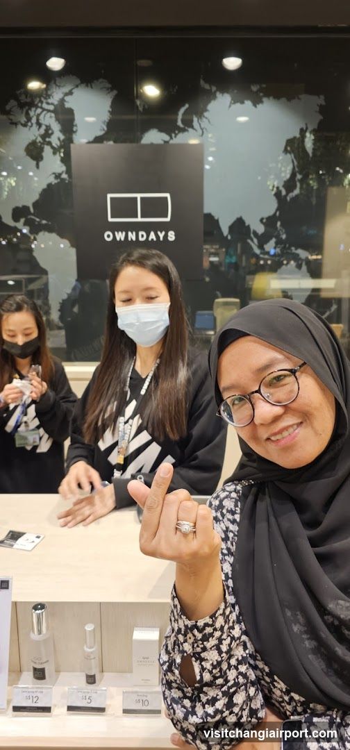 Owndays Store Interior