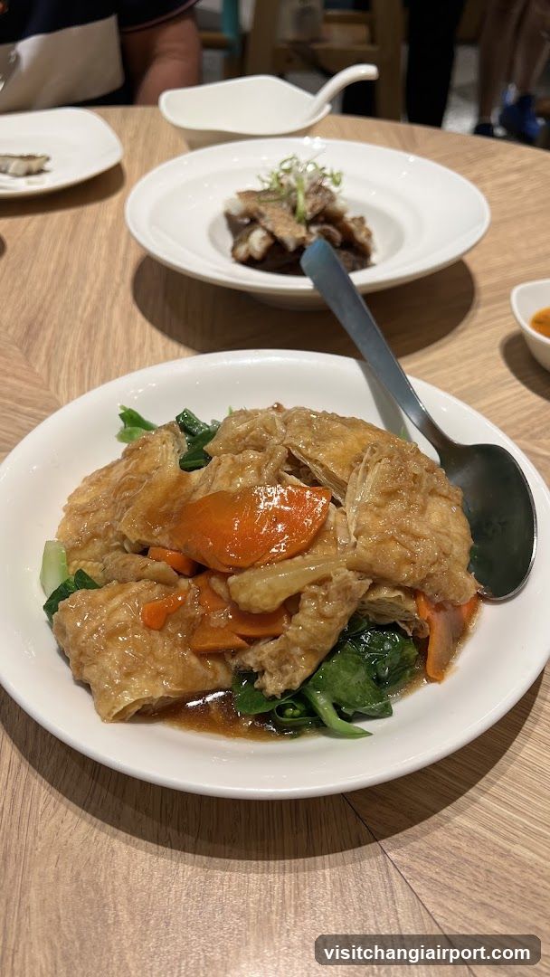 Dish with tofu and vegetables