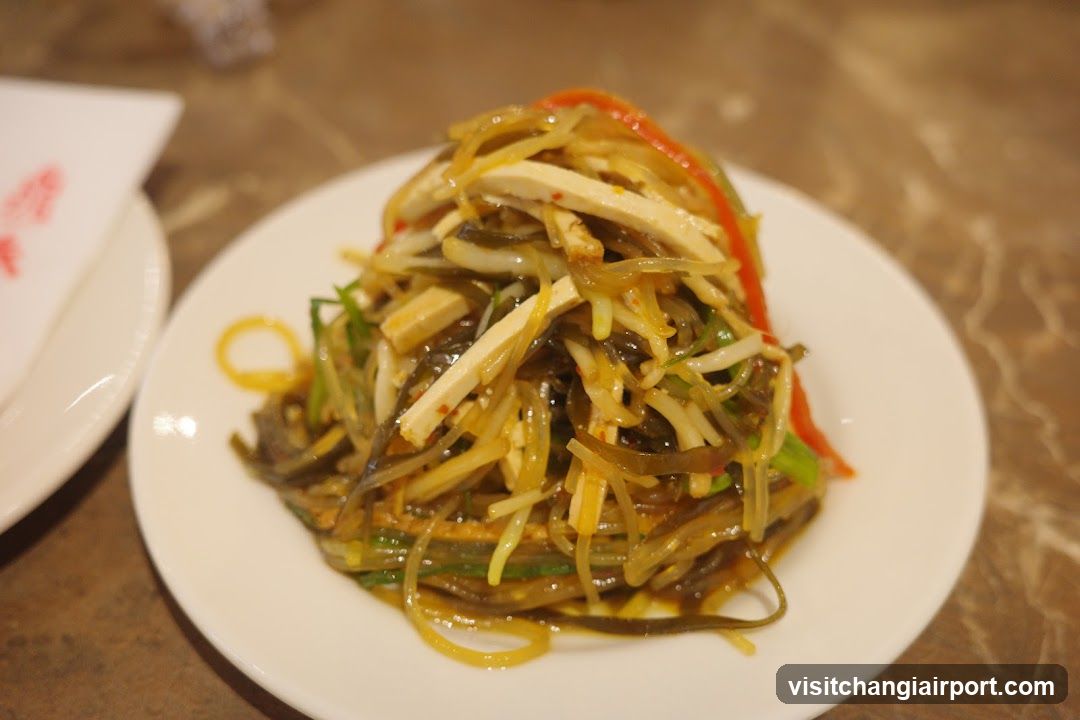 Stir-fried Noodles with Vegetables and Tofu