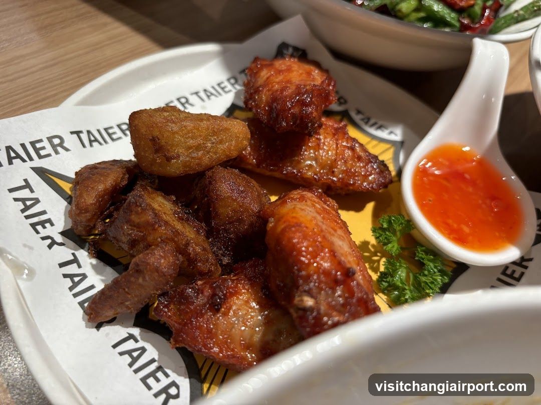 Fried Chicken Wings with Dipping Sauce