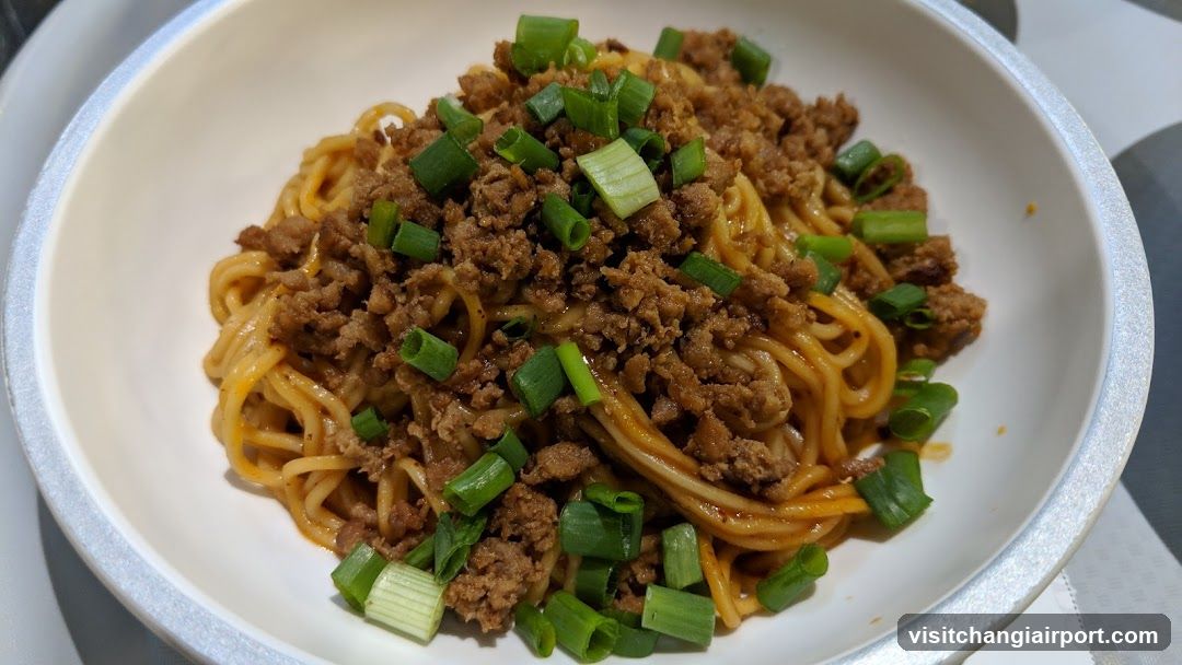 Noodle Dish with Minced Meat and Scallions