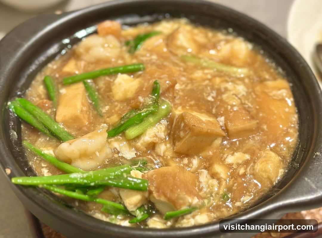 Stir-fried Tofu with Shrimp and Scallions in Clay Pot