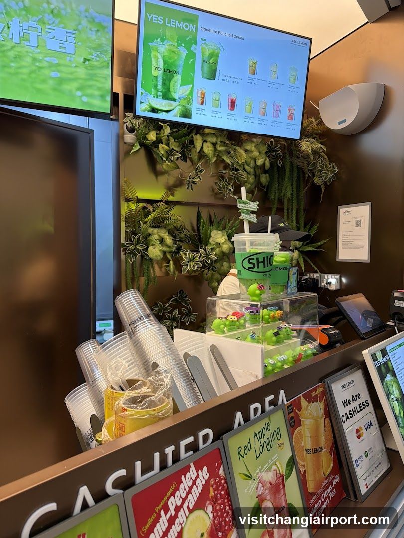 YES LEMON Juice Bar Interior