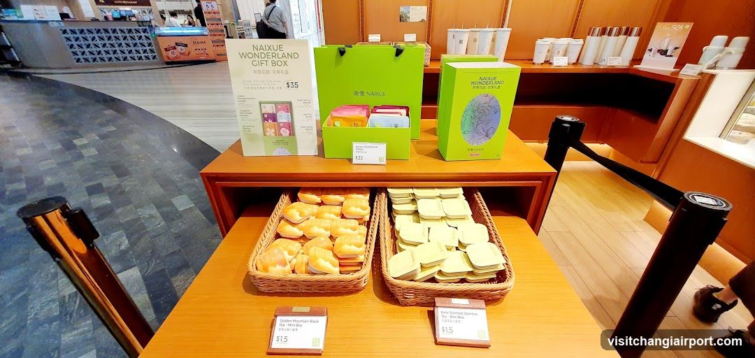 NAIXUE WONDERLAND Gift Box Display