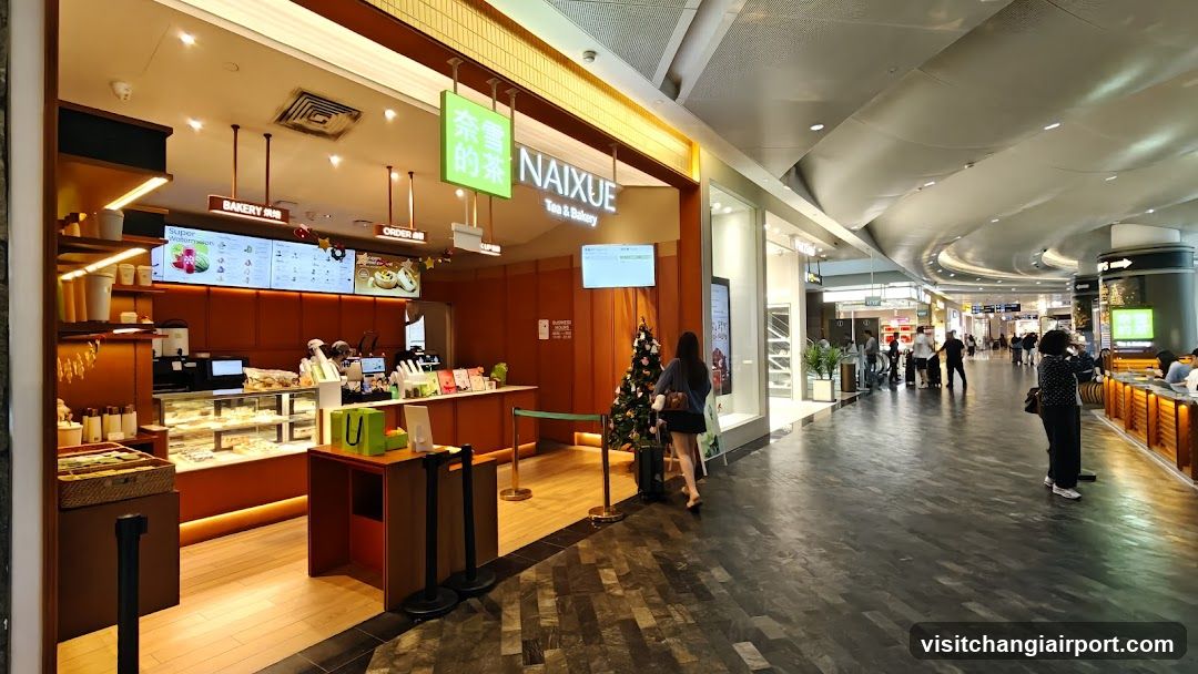 NAIXUE Tea & Bakery Interior View