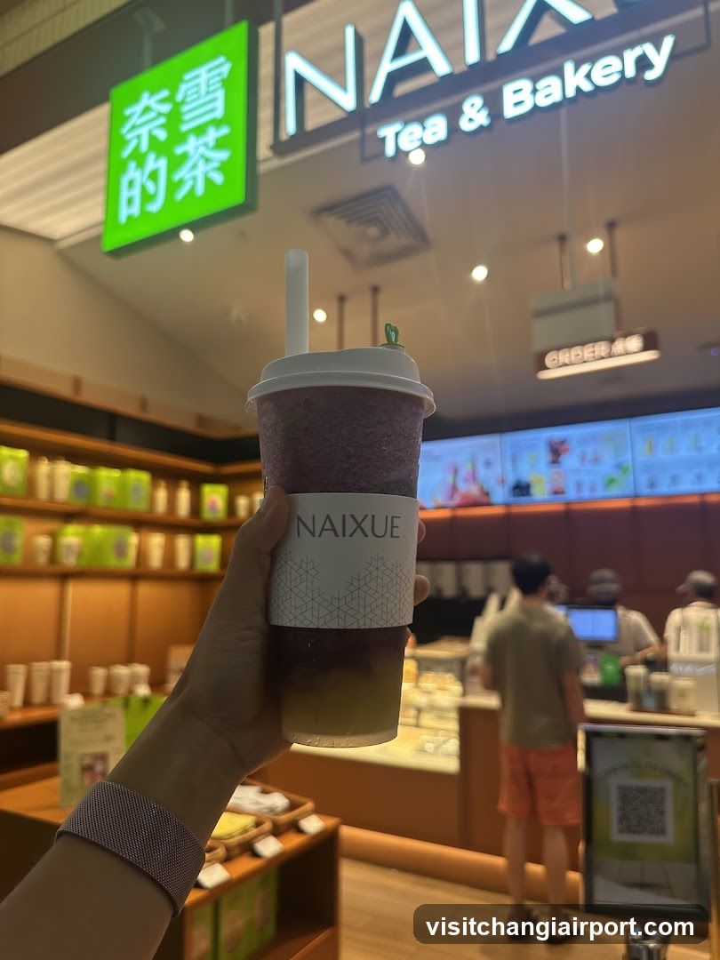 NAIXUE Tea & Bakery Interior