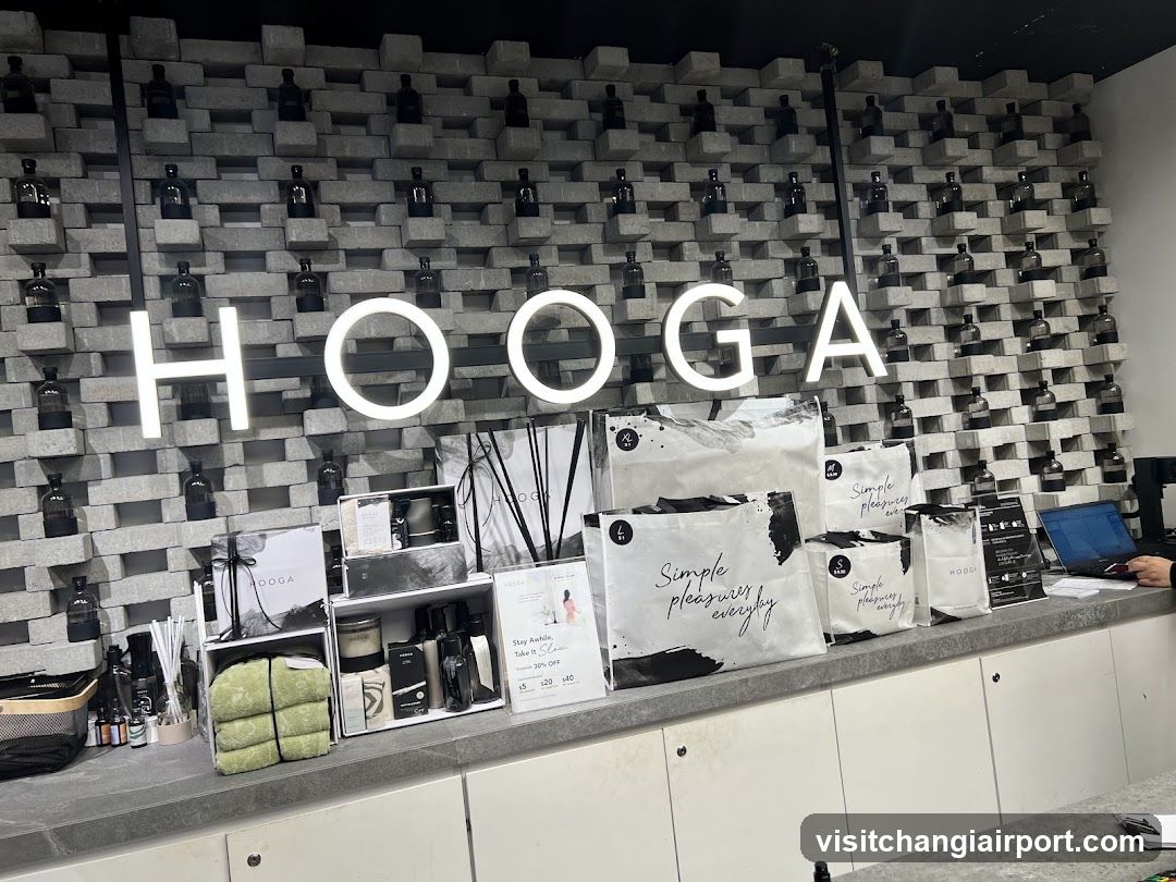 HOOGA Store Interior Display