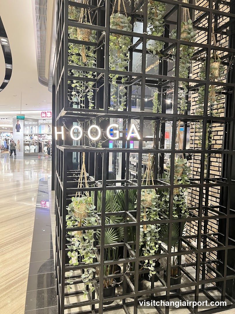 HOOGA Store Interior Display