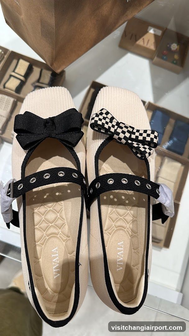 VIVALA Shoes Display