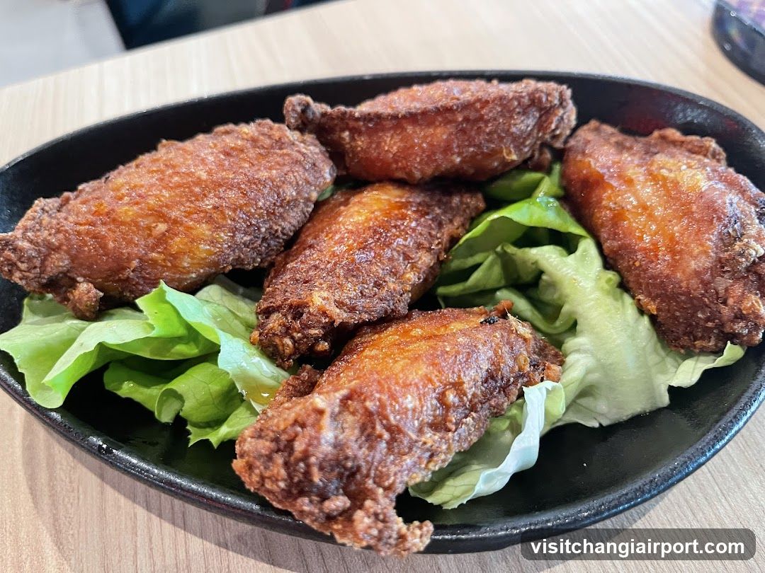 Fried Chicken Wings with Lettuce