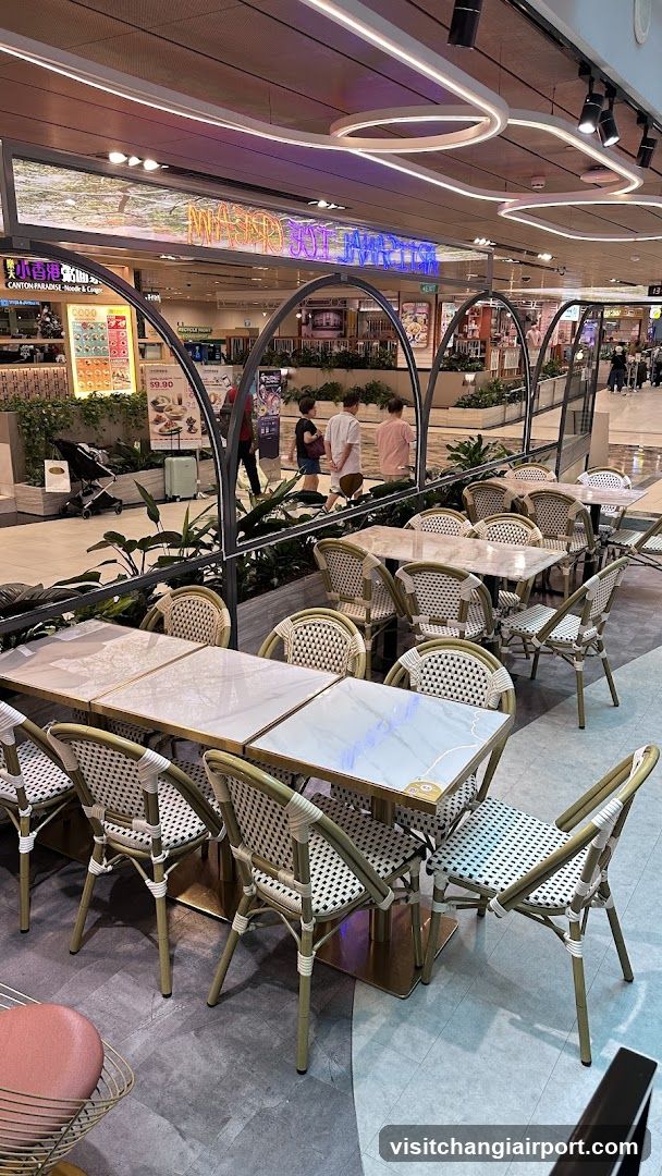 Noyah La Maison Modern Peranakan Cafe | Singapore Changi Airport Terminal 4 Transit | Halal Certified