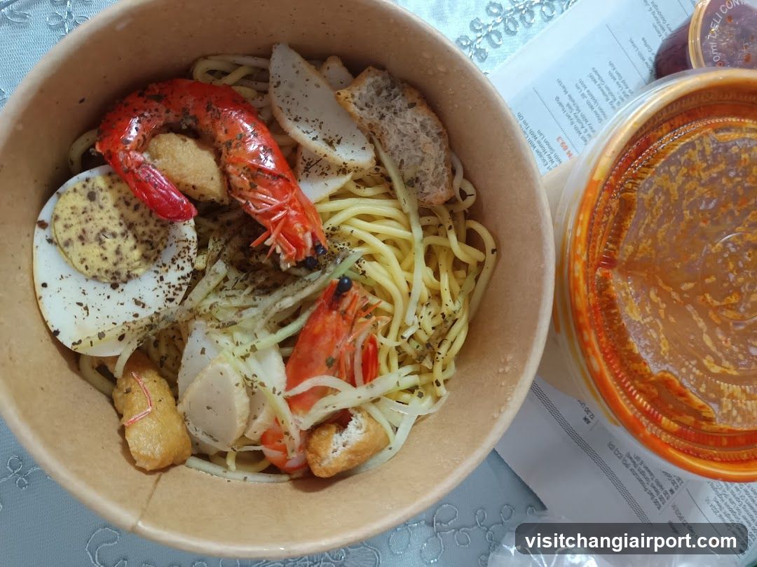 Noodle Bowl with Seafood and Sauce