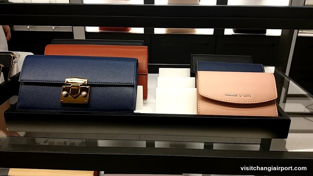 Chanel Wallet Display