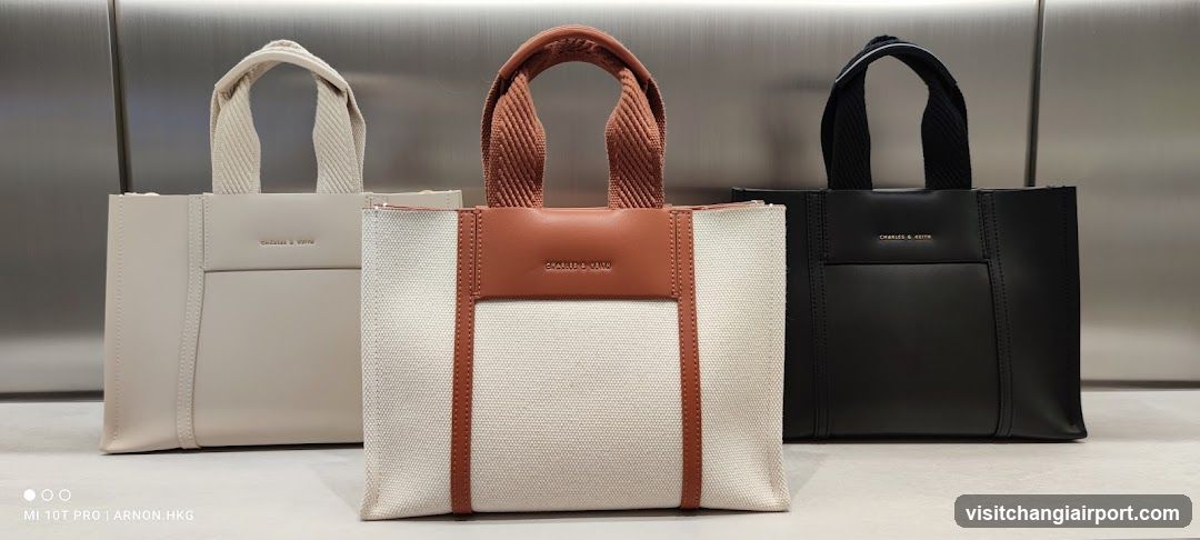 Tote Bags Display
