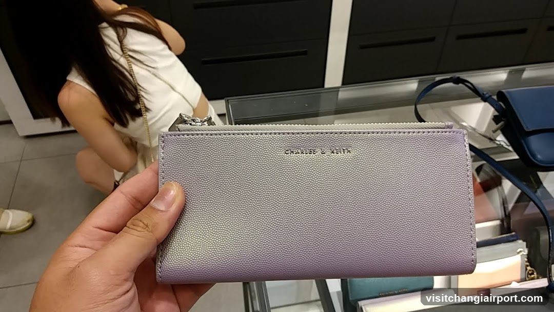 Handheld Wallet in Store