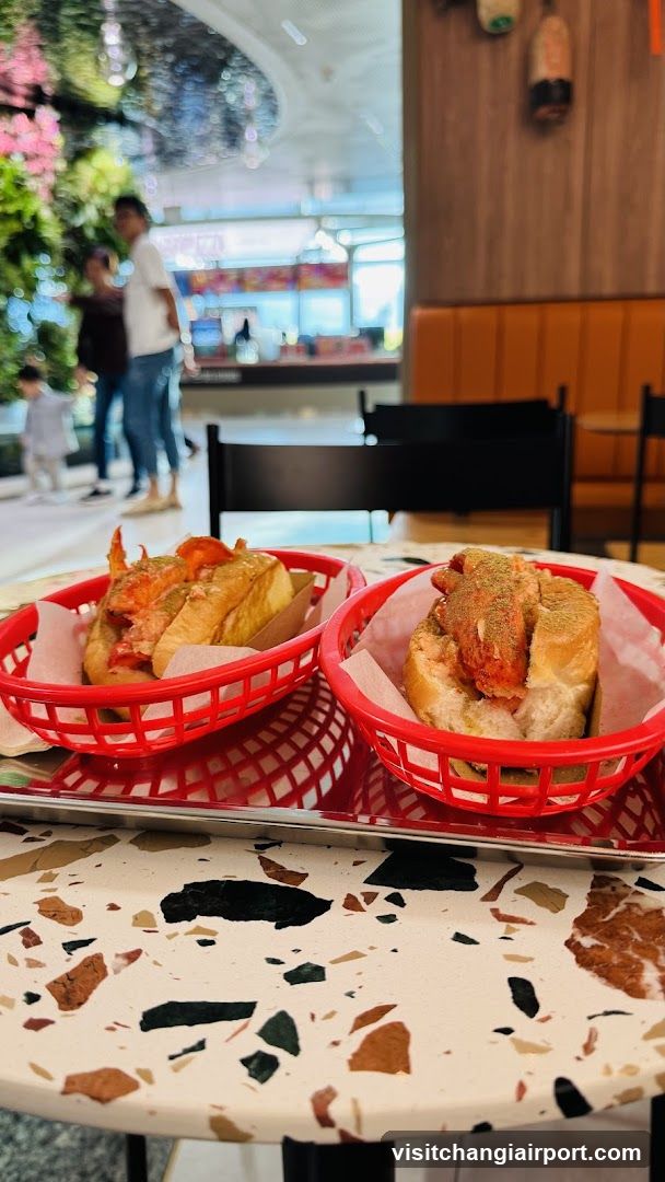 Food in a mall food court