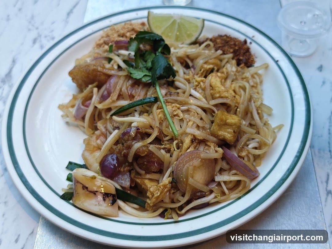 Pad Thai with Fried Chicken and Tofu