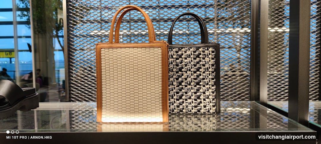 Handbag Display