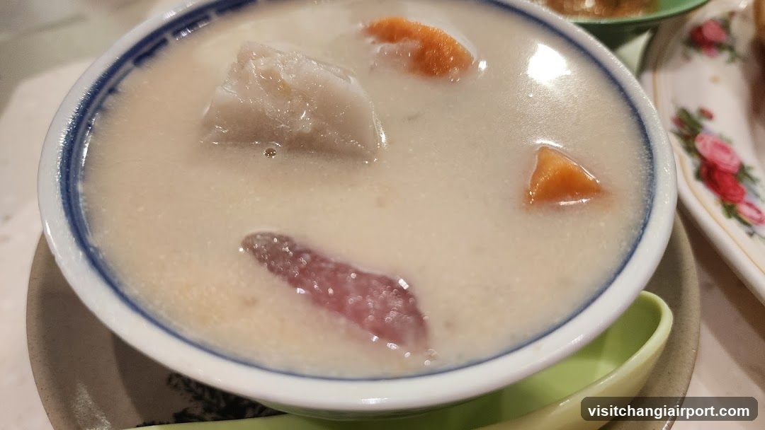 Congee with Dried Fruits and Meat