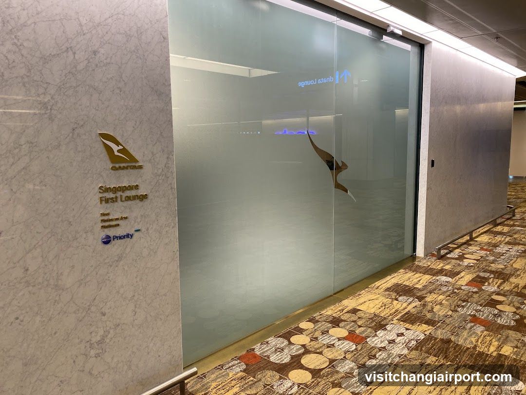 Singapore First Lounge Entrance