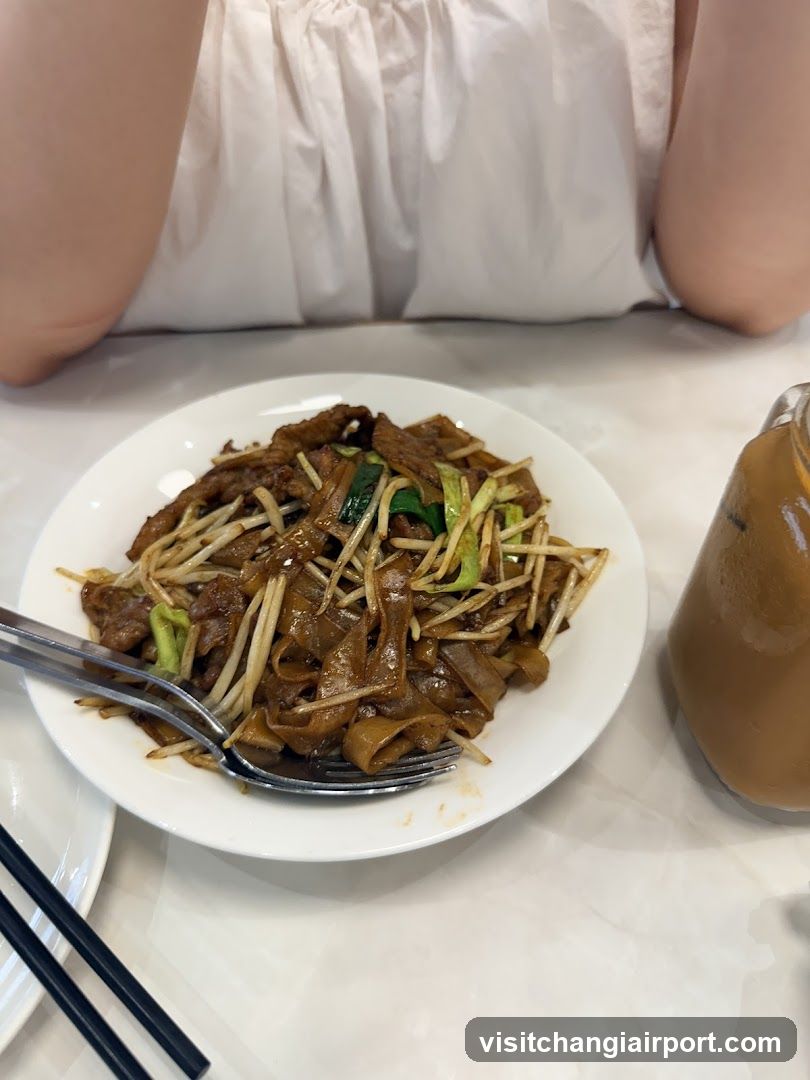 Stir-fried noodles with beef and vegetables