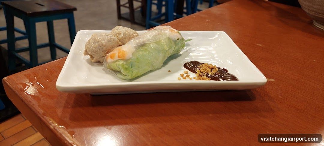 Spring Rolls with Dipping Sauce