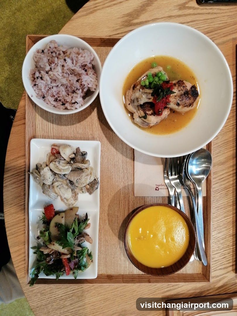 Meal Tray with Chicken and Rice