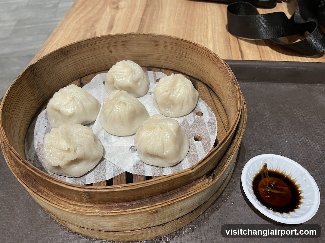 Steamed Dumplings in Bamboo Steamer