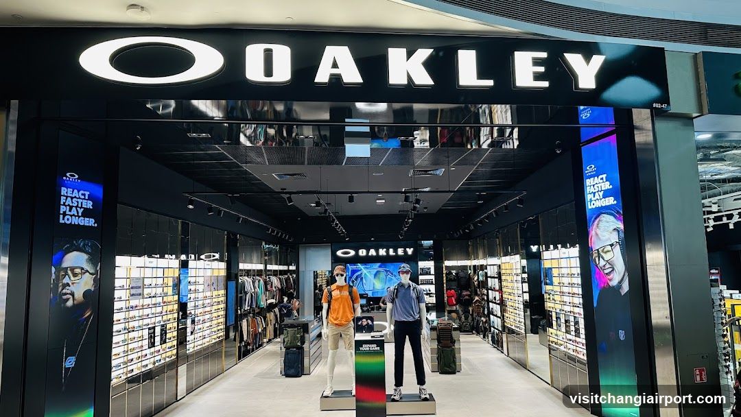 Oakley Changi Airport T4 (Transit)