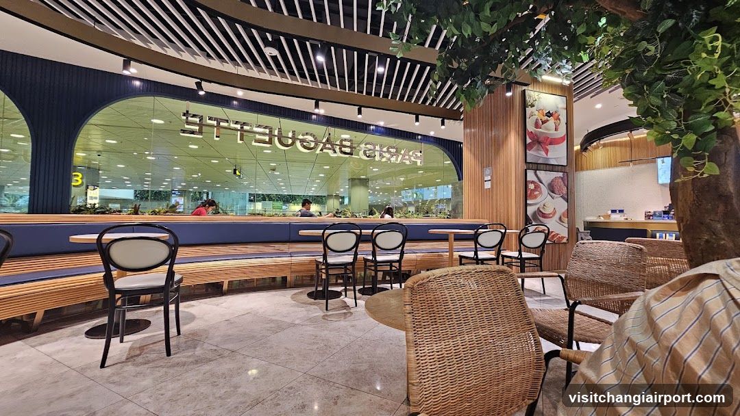 Paris Baguette Interior