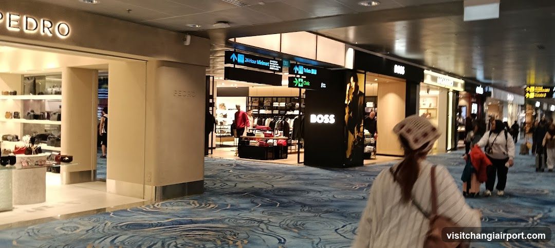 Airport Shopping Corridor