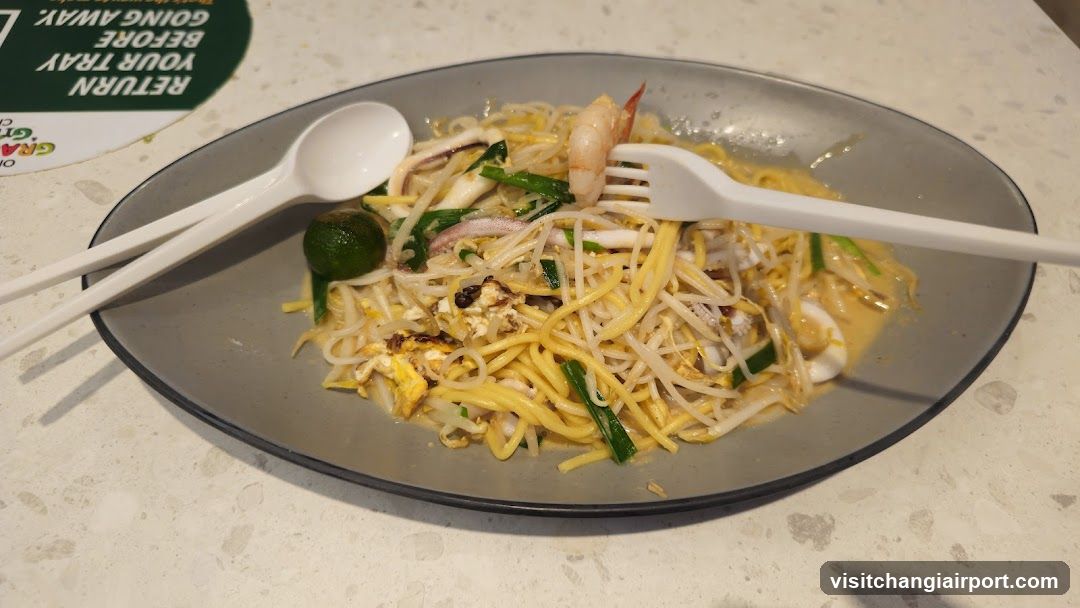 Noodle Dish with Shrimp and Vegetables