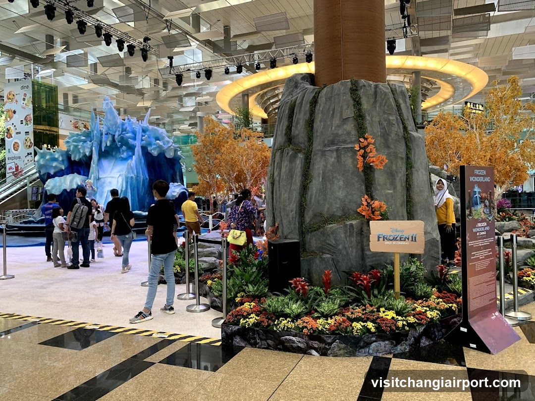 Frozen II and Aladdin Exhibition at Mall