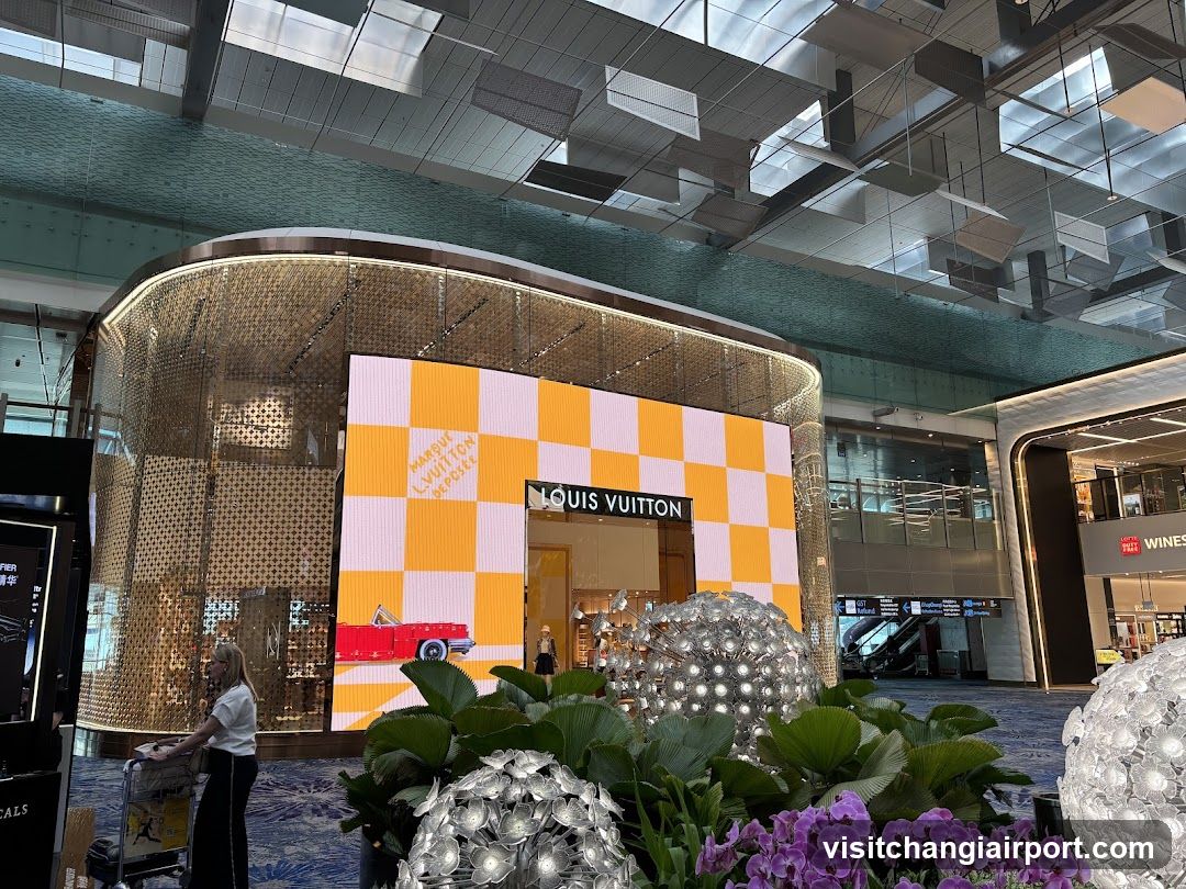 Louis Vuitton Storefront
