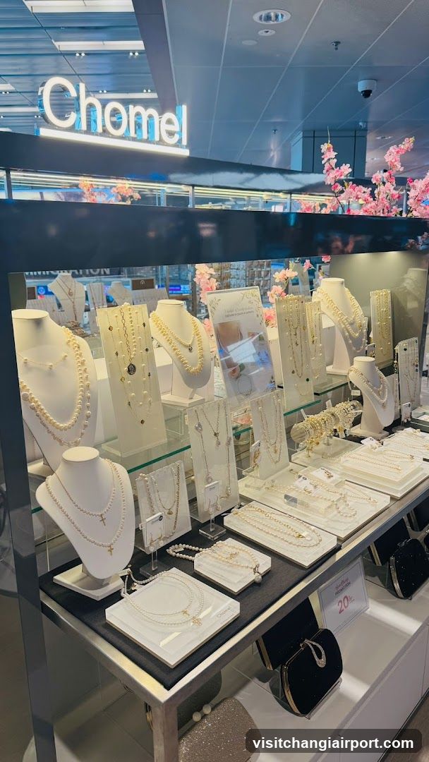 Chomel Jewelry Display