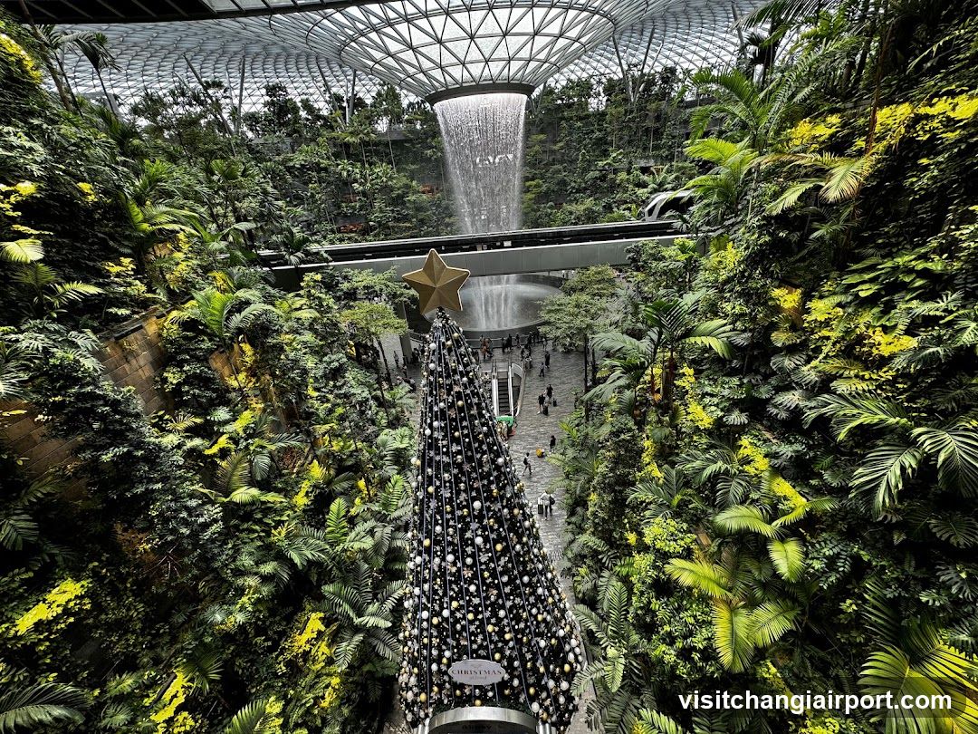 Christmas Tree in Jewel Changi Airport
