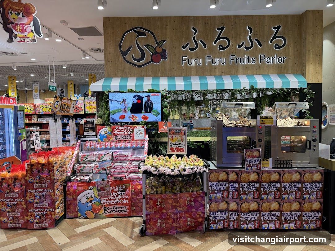 Furu Furu Fruits Parlor Interior Display