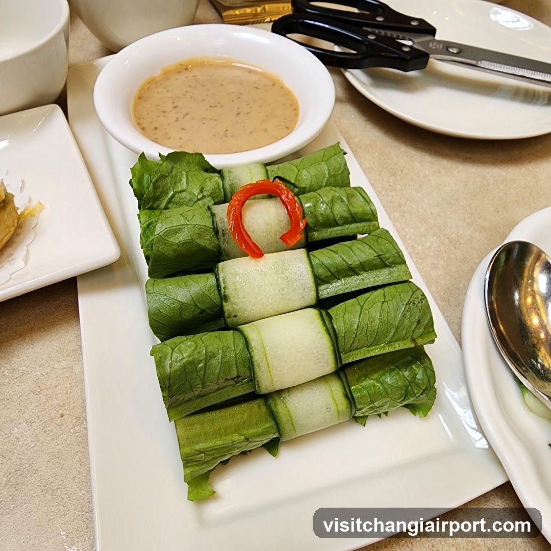 Cucumber and Lettuce Rolls with Sauce