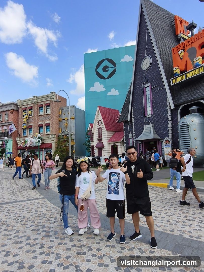 Theme Park Street Scene