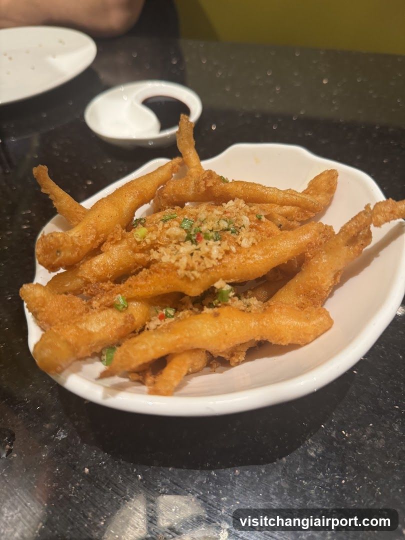 Fried Chicken Feet with Garlic Sauce